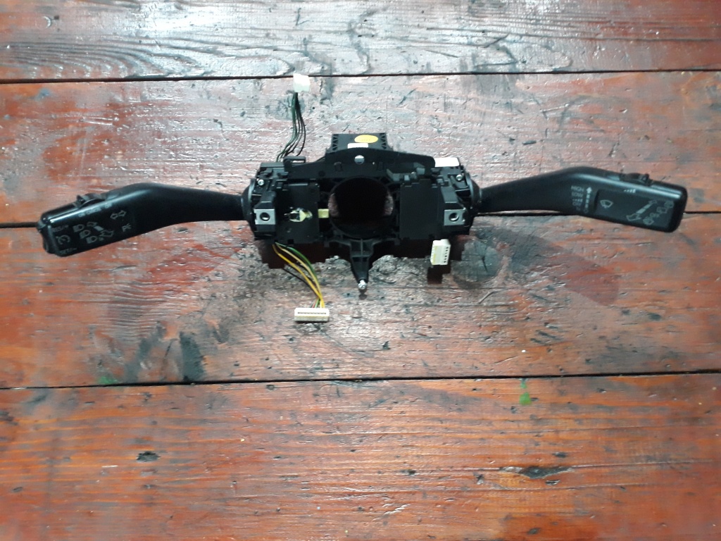 Maneta pilot automat VW Golf 6 cod 5K0953507AH an 2009 2010 2011 2012 2013