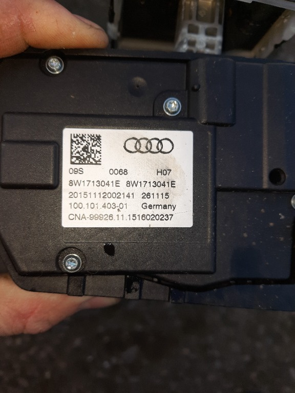Maneta schimbator Audi A4 B9 2.0 d An 20