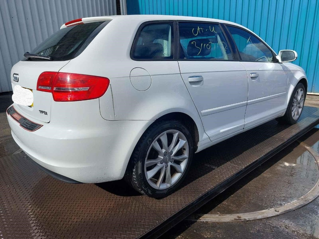 Maneta semnalizare Audi A3 8P 2011 HATCH