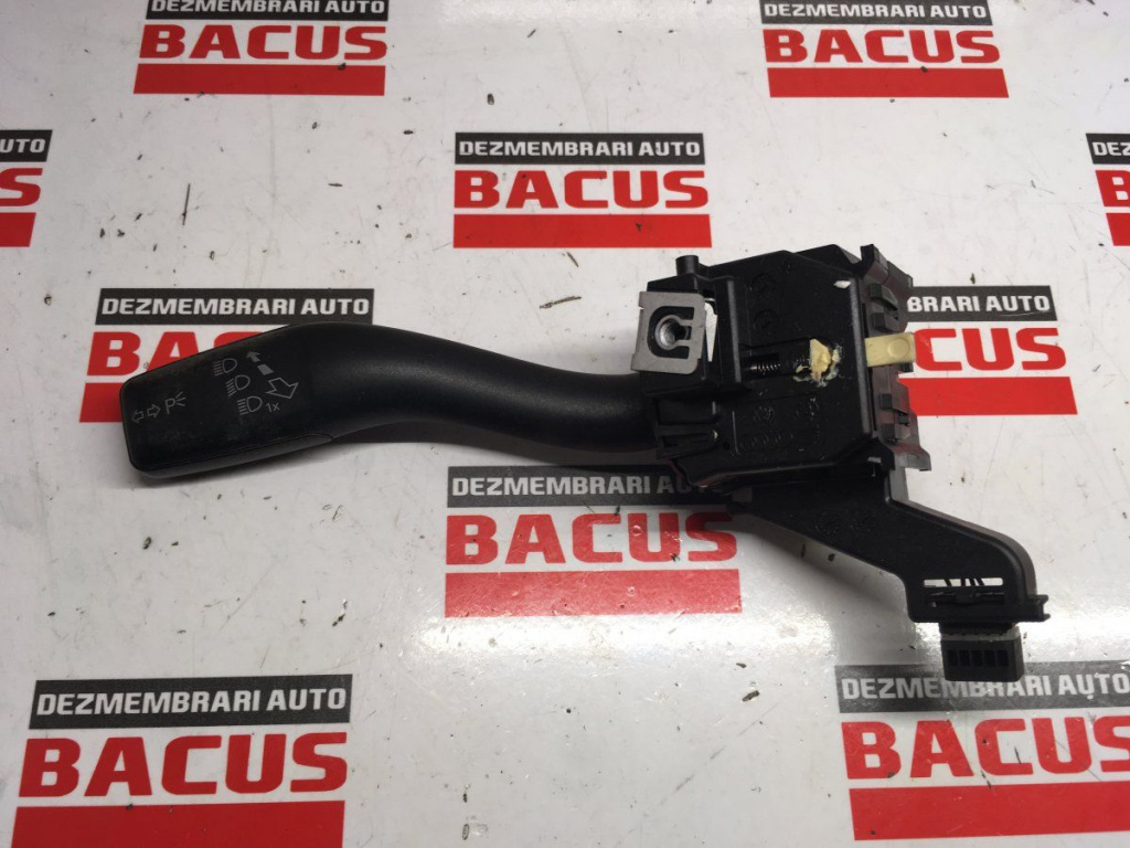 Maneta semnalizare Audi A3 8P cod: 8p0953513c