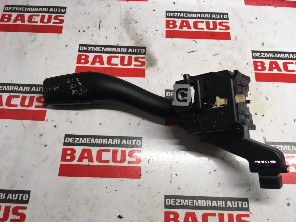 Maneta semnalizare Audi A3 8P cod: 8p0953513c