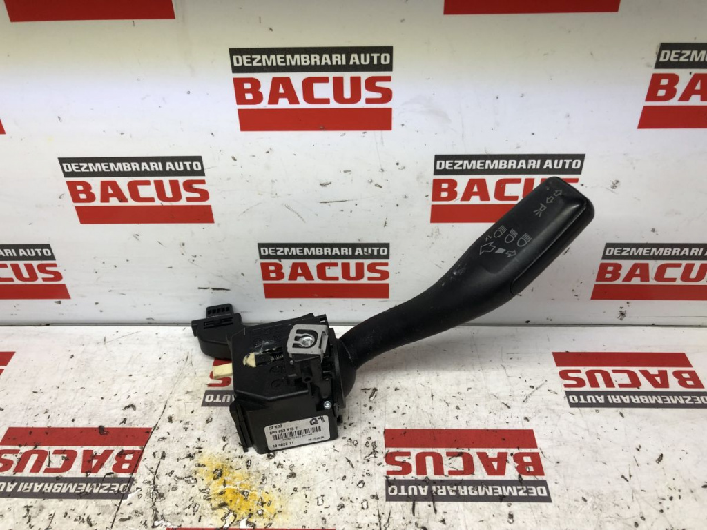 Maneta semnalizare Audi A3 8P cod: 8p0953513e