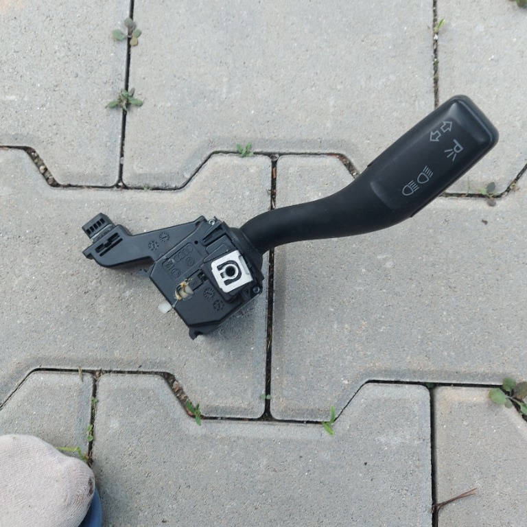 Maneta semnalizare Audi A3 8P, cod produs : 8P0953513A