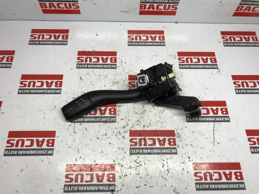 Maneta Semnalizare Audi A3 8P Facelift Cod: 8P0953