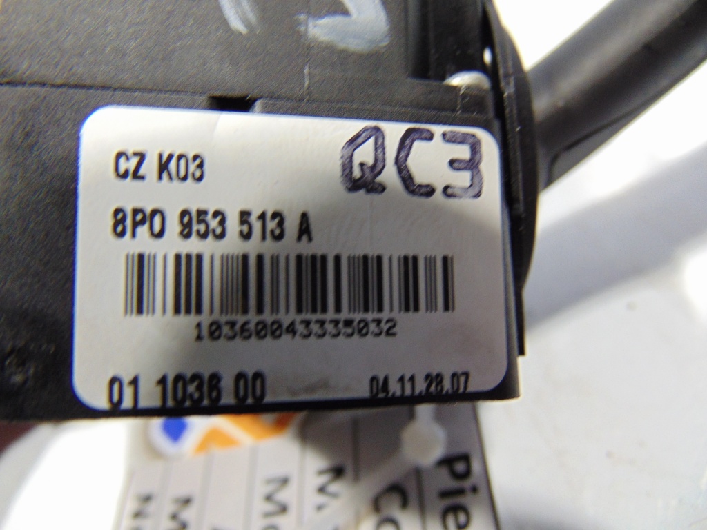 Maneta semnalizare cu codul 8P0953513A p