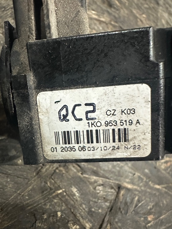 Maneta semnalizare Volkswagen Golf 5 - Cod 1K0 953 519 (cod in titlu) - imagine 2