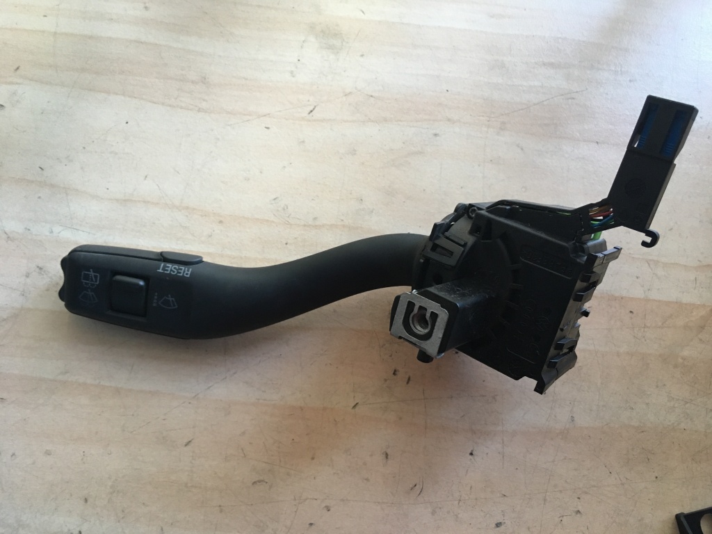 Maneta stergator Audi A3 8P cod: 8P0953519A