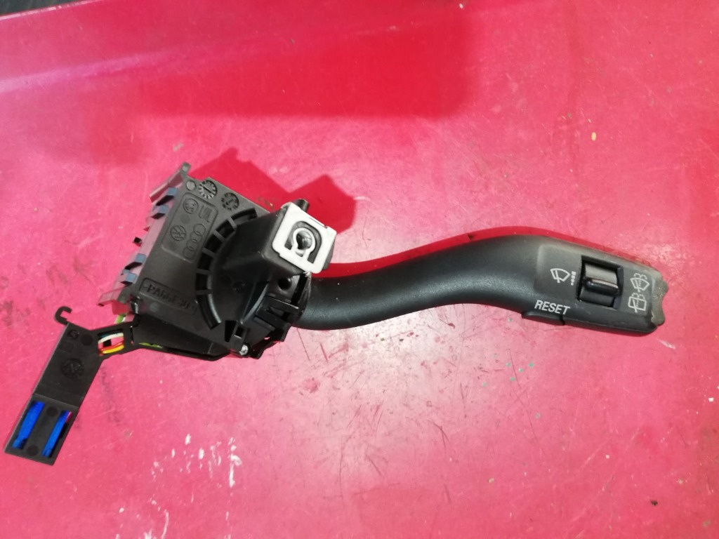 Maneta stergator cu bord computer Audi A3 8P 8P0953519A