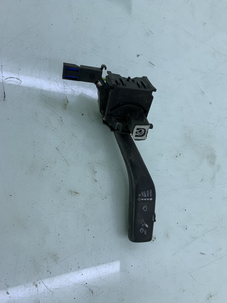 Maneta stergator VW CADDY 2.0 BST 2009 D4-1-3 1K0953519K DezP: 35221