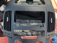 Masca centrala bord cu grile ventilatie Hyundai I30 2009