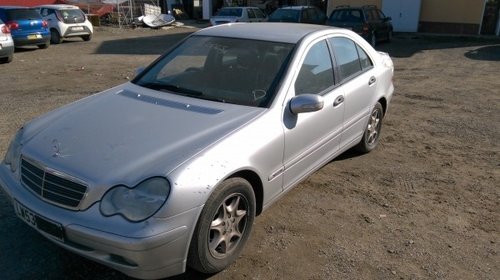 Mercedes C220  W203 (2004) 2.2 143 CP Motorin