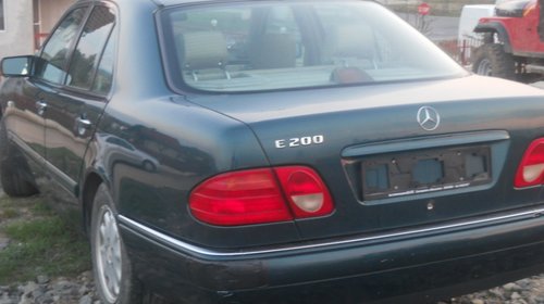 Mercedes E200 din 1999-2,0 benzina