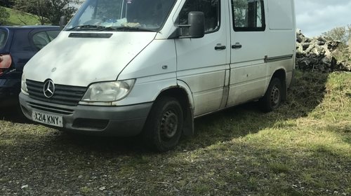 Mercedes sprinter 208 dezmembrari