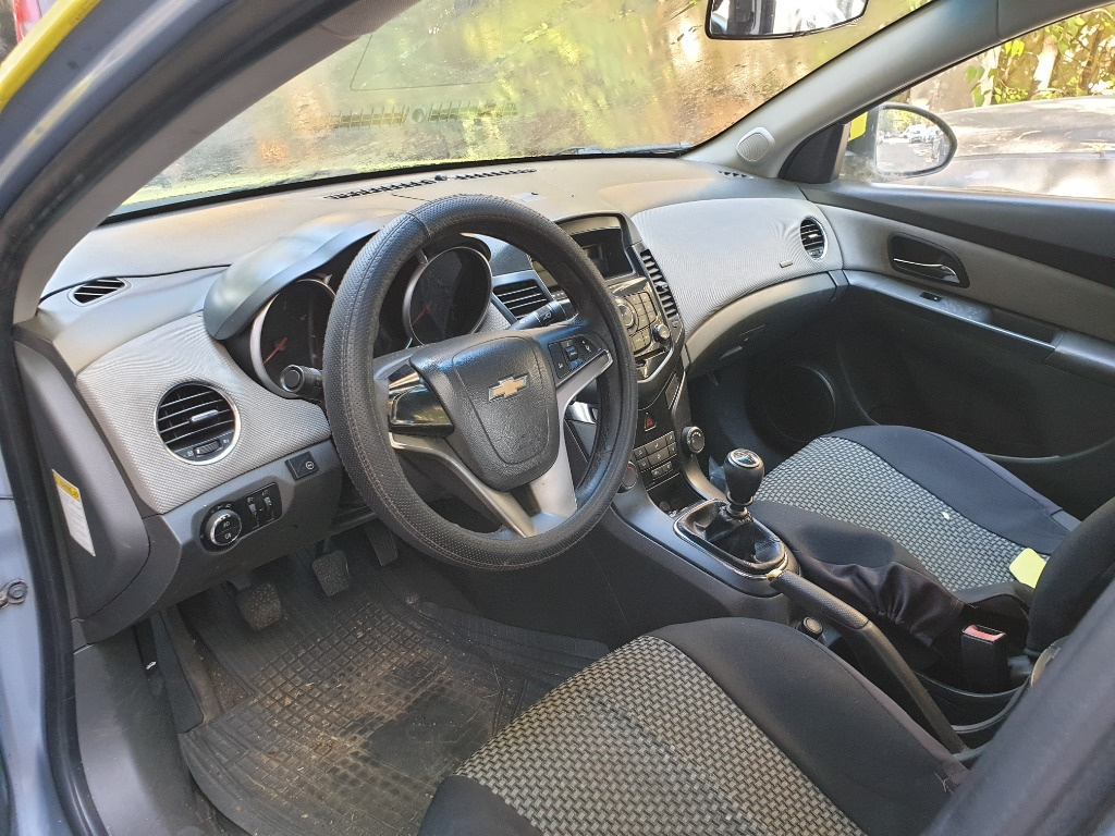 Mocheta podea interior Chevrolet Cruze 2010 Berlina 1.6 Ecotec - imagine 6