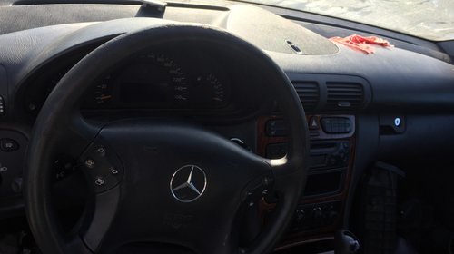 Mocheta podea interior Mercedes C-CLASS combi S203 2003 break 2,2cdi