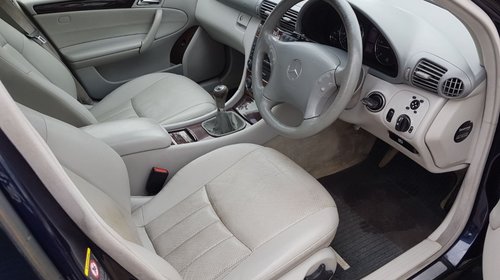 Mocheta podea interior Mercedes C-CLASS W203 2006 berlina 2.2