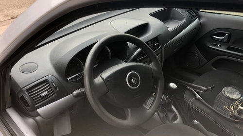 Mocheta podea interior Renault Symbol 2 2011 sedan 1.2
