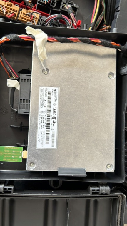 Modul bluetooth Audi A4 B8 / A5 Cod OEM : 8T086233