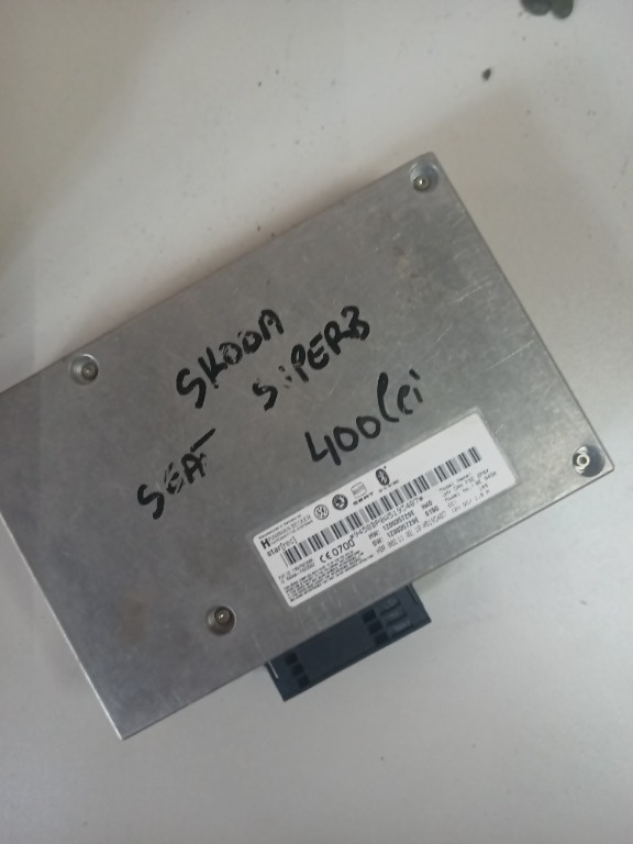 Modul Bluetooth Skoda Superb 2 cod 1Z0035729E