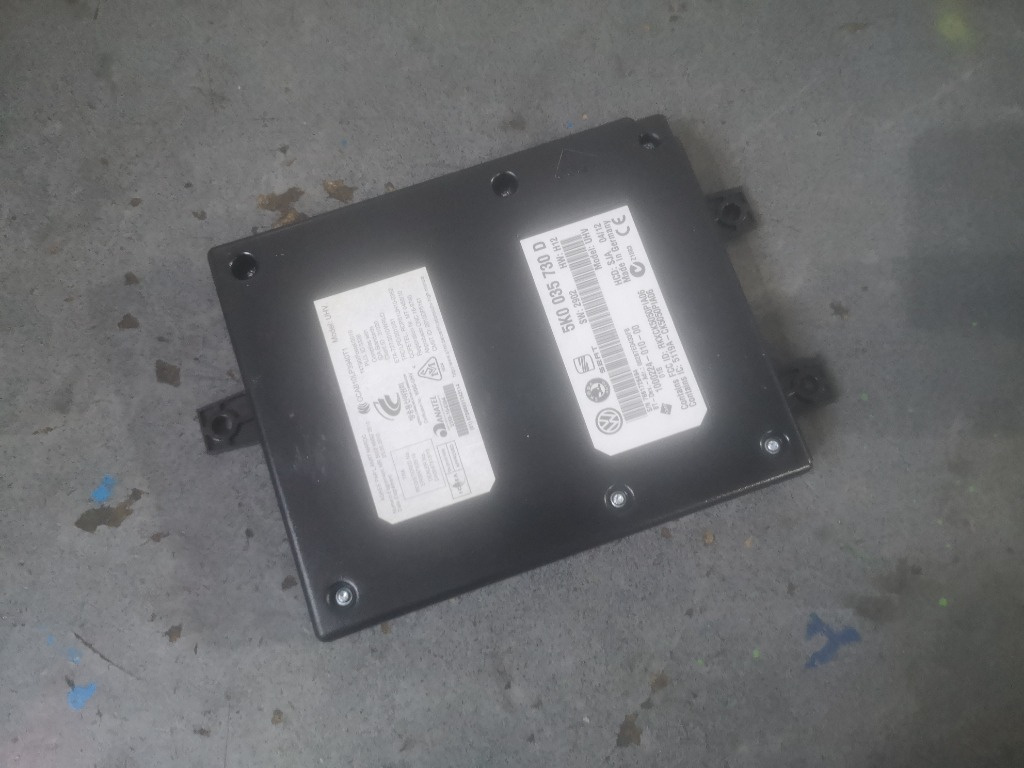 Modul bluetooth VW Passat B7 cod 5K0035730D an 201