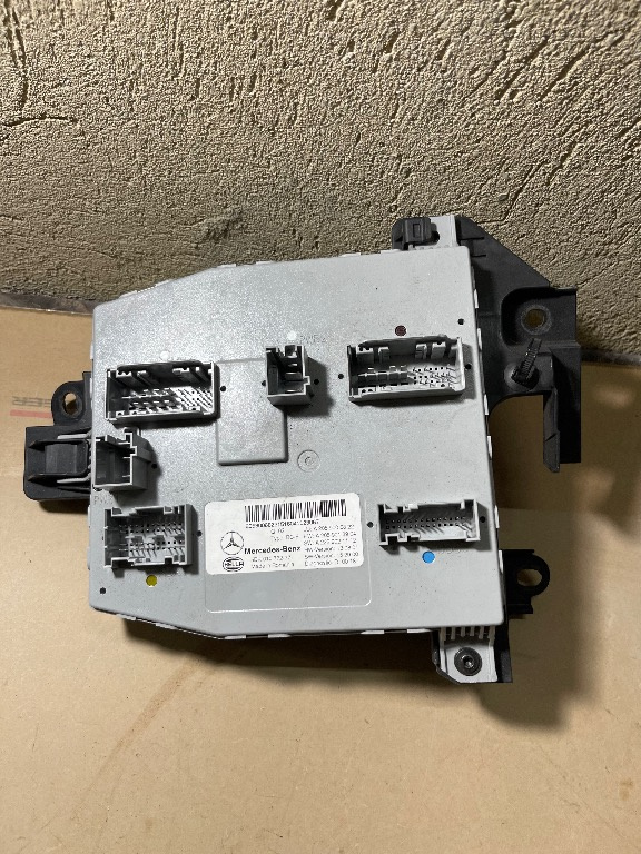 Modul calculator BCM Mercedes C Class GLC E Class A 205 900 68 22