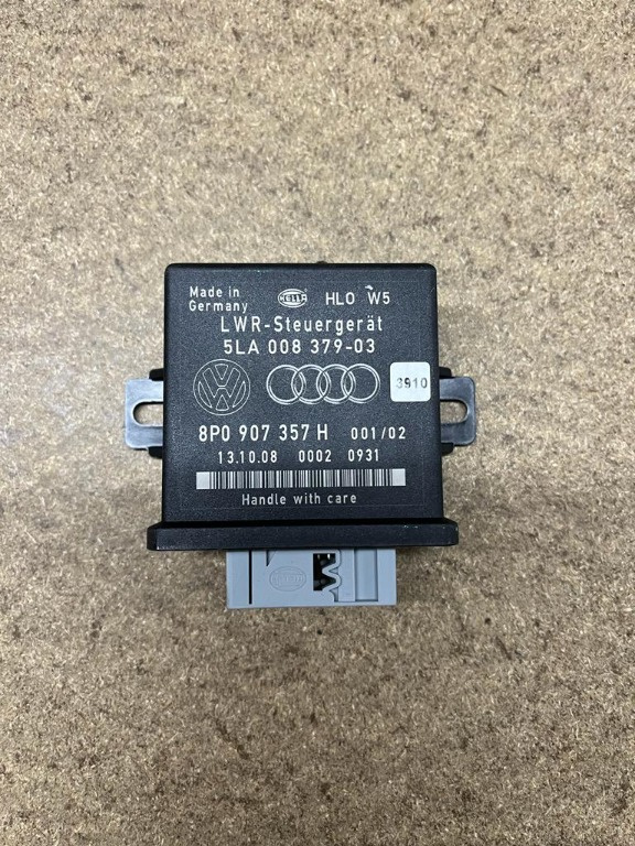 Modul calculator lumini Audi Q7 4L cod 8P0907357H