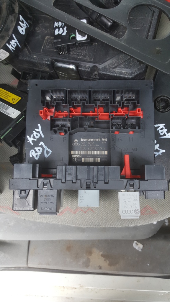 Modul confort vw caddy 2.0sdi 2008 cod piesa 1k0937049s