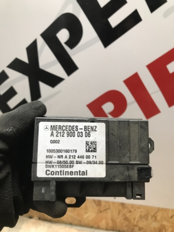Modul control al pompei de combustibil E class w212 A2129000306