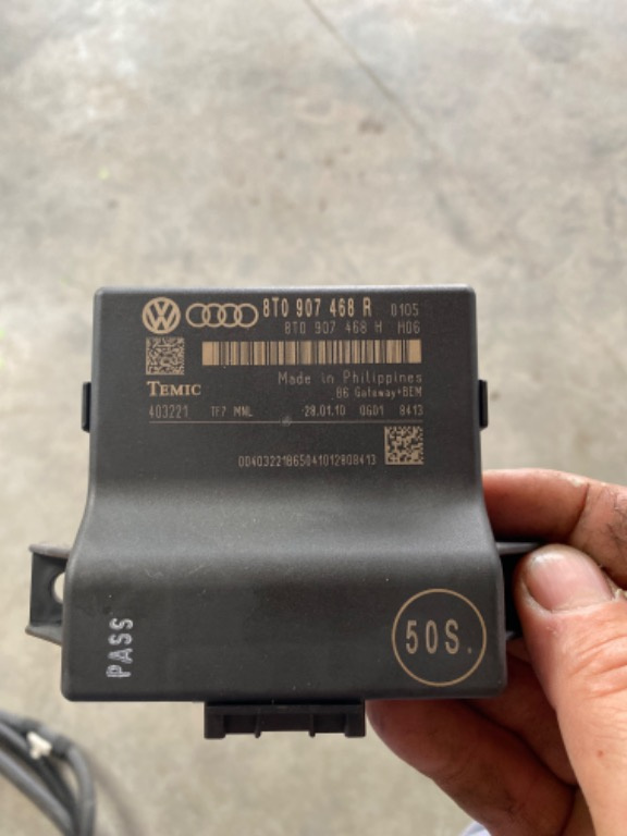 Modul gateway Audi A5 A4 B8 Q5 cod: 8T0907468R
