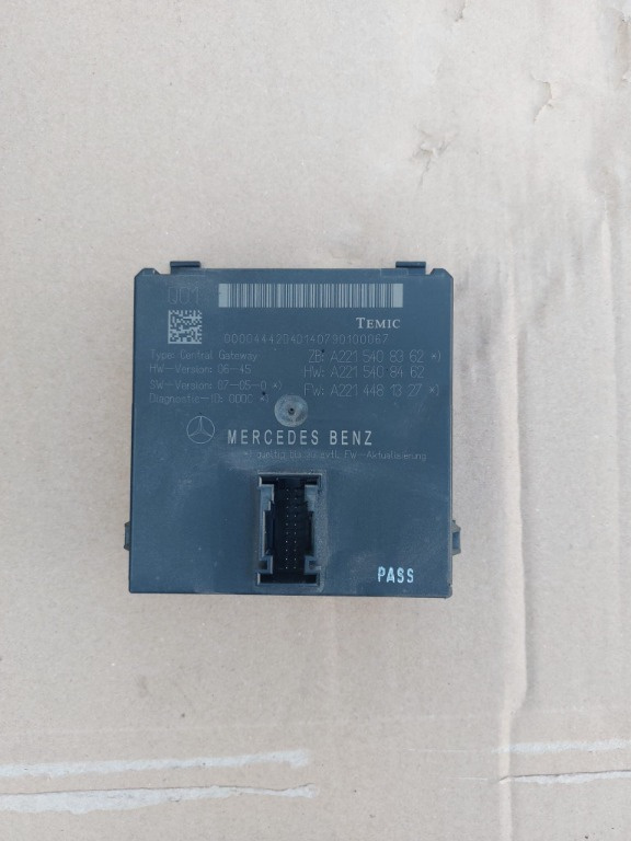 Modul gateway Mercedes S-class W221 cod A2215408362