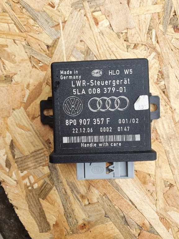 Modul lumini/xenon Audi A4 B7 cod 8P0907357F / 5LA008379-01