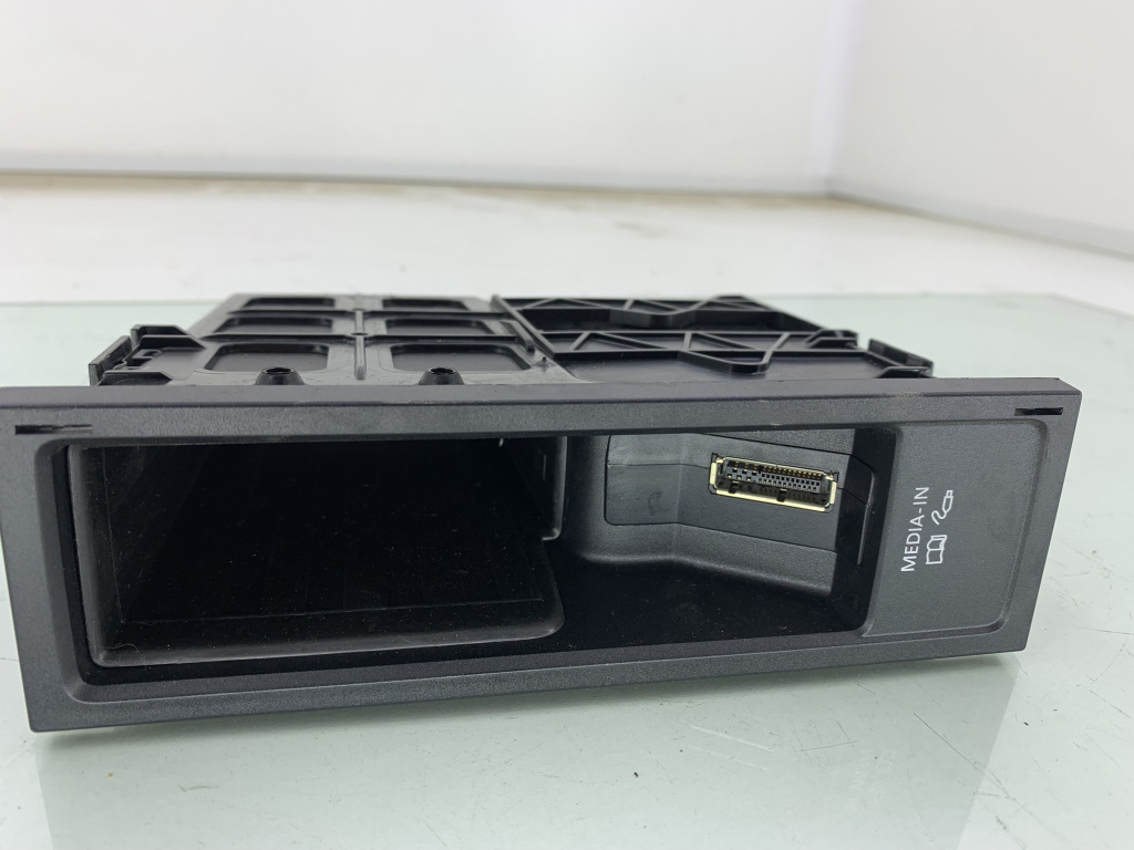 Modul multimedia VW PASSAT B7 2.0 CFFB 2010-2014 5N035342G DezP: 23945