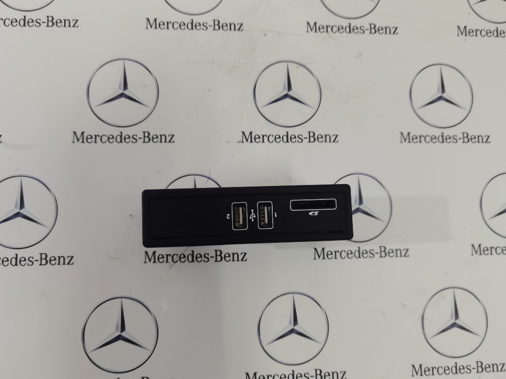 Modul port usb Mercedes C class W205 cod a2058200526
