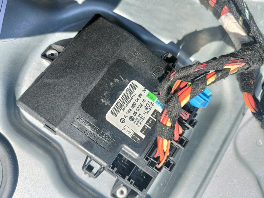 Modul portiera mercedes r class m class cod a1648200485