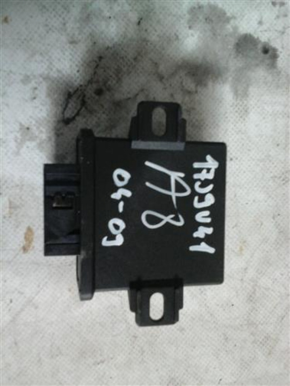 Modul reglare faruri Audi A8 An 2004 200