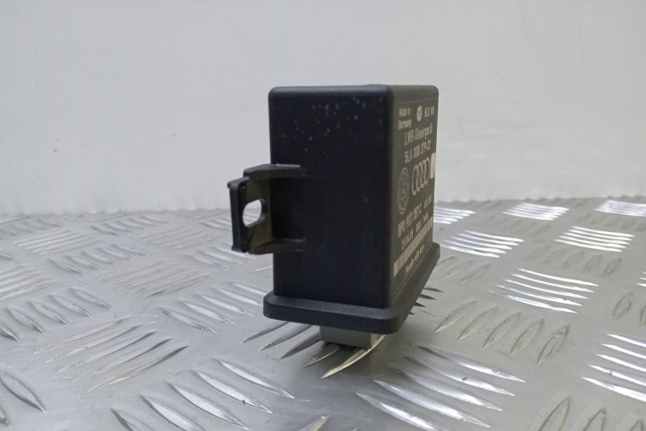 Modul Releu lumini 8P0907357C Audi A8 D3