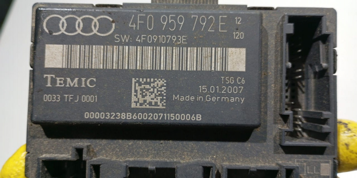 Modul usa dreapta fata 4F0959792 E Audi 