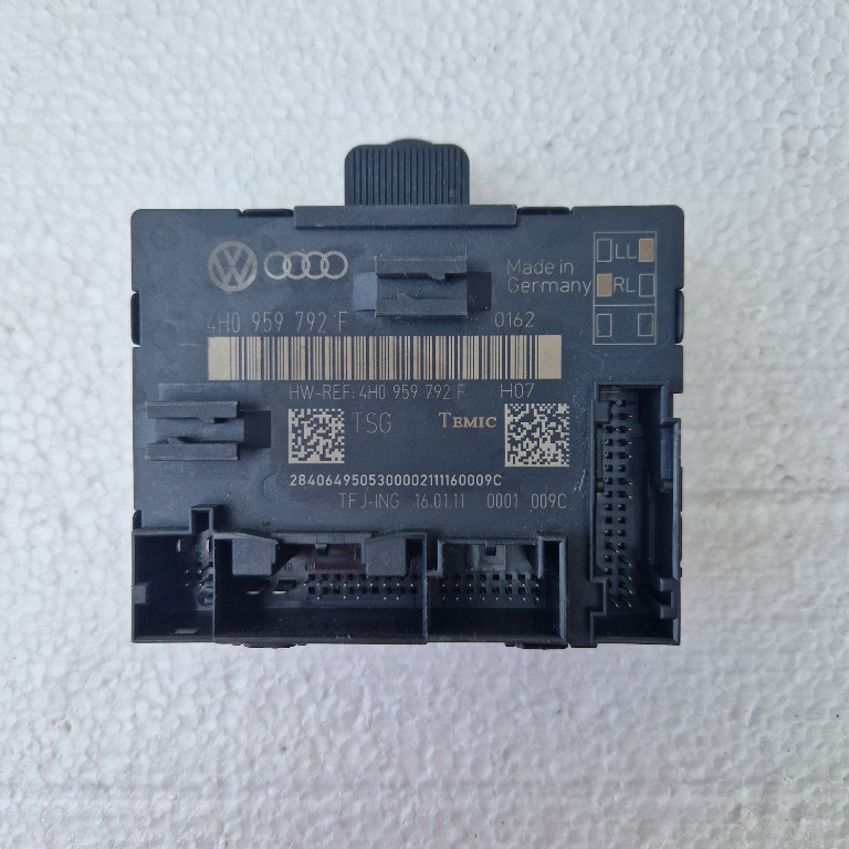 Modul usa dreapta fata VW Touareg 7P 2011 cod 4H0959792F