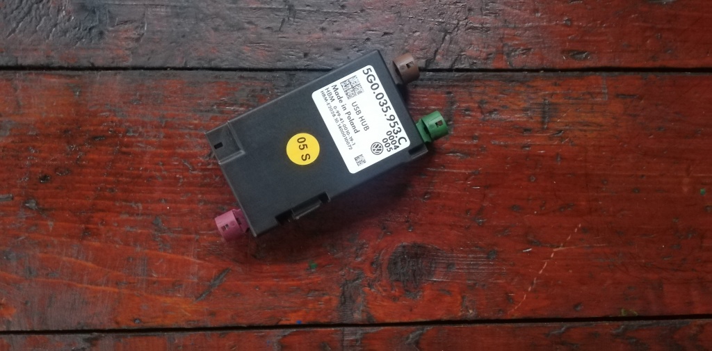 Modul USB VW Passat B8 cod 5G0035953C an 2014 2015 2016 2017 2018