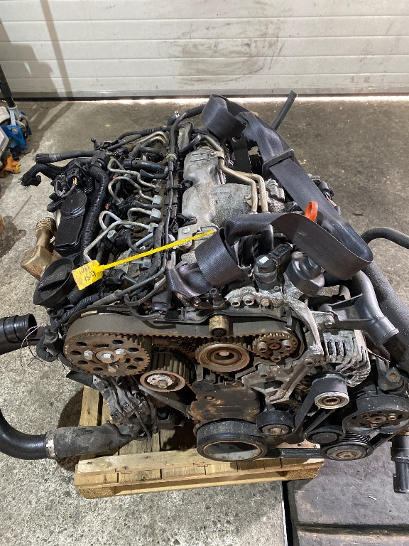 Motor complet fără anexe Audi A4 B8 2.0 TDI cod CAGA