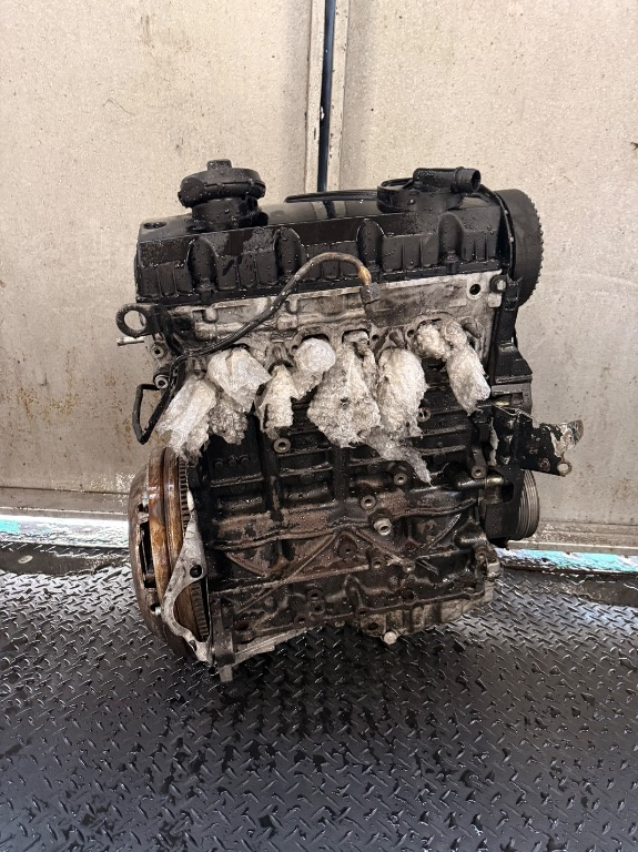 Motor complet fara anexe 1.9 TDI ATJ AJM AVB AWX AVF Passat B5 Audi A4 B5 B6 - Cod 038 100 040 - imagine 1