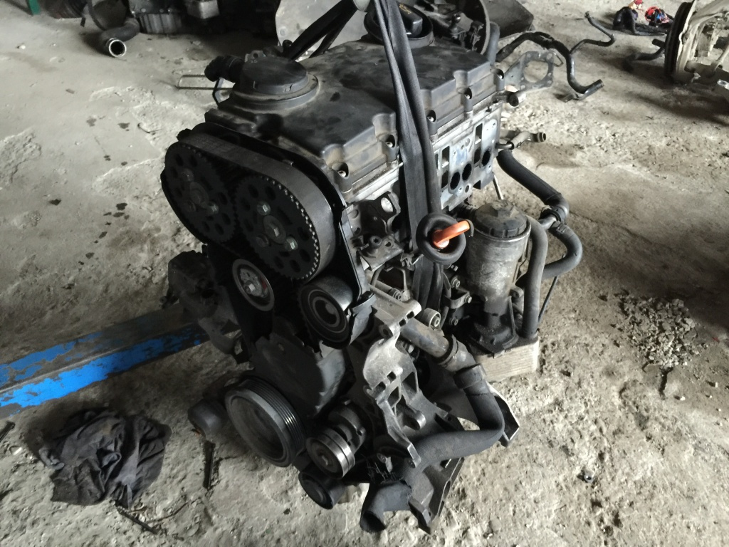 Motor complet fara anexe Audi A4 B7 2.0 TDI cod motor BLB