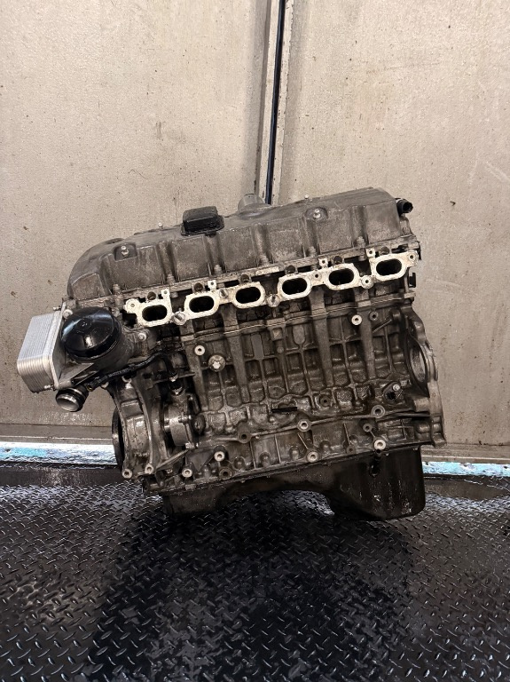 Motor complet fara anexe BMW N52B25 E90 E91 E92 E93 E60 E61 E81 E87 - Cod 11 00 7 567 049 - imagine 1