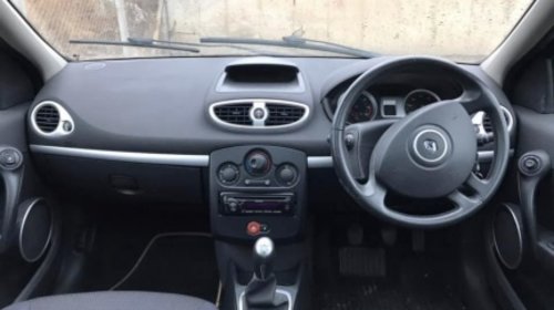 Motor complet fara anexe Renault Clio 2006 Hatchback 1.5 dci