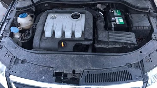 Motor complet fara anexe Volkswagen Passat B6 2008 Hatchback 1 9