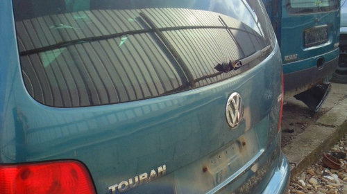 Motor complet fara anexe Volkswagen Touran 2004 Hatchback 2.0 Tdi