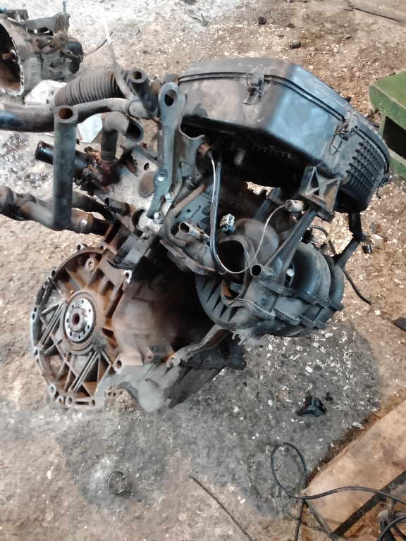 MOTOR DACIA LOGAN 1.4 MPI ANUL 2009