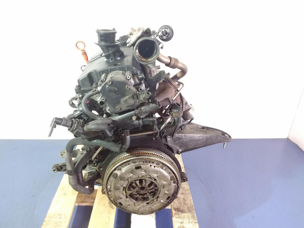 Motor VW T5 1.9 tdi 77KW/105CP Cod Motor