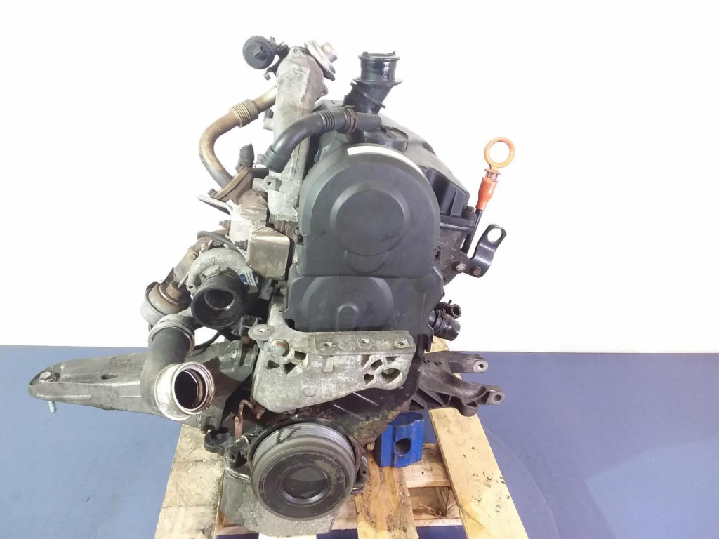 Motor VW T5 1.9 tdi Cod Motor AXC