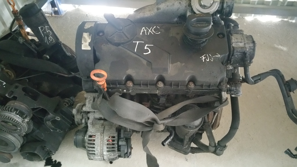 Motor vw t5 cod AXC an 2006,fără baie